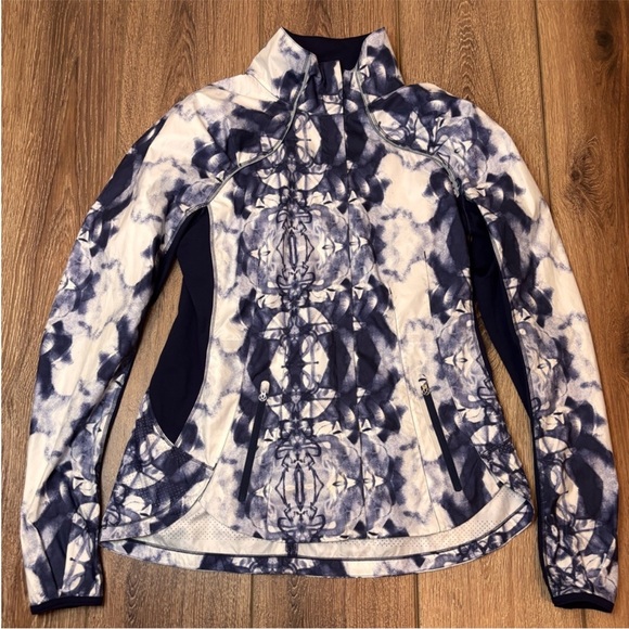 Lululemon Run Essentials Jacket - Picture 3 of 9